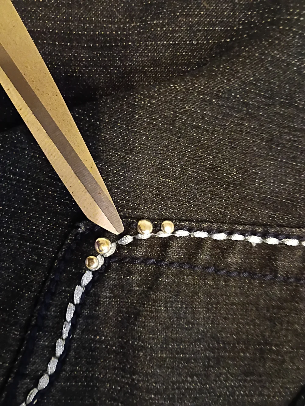 Jeans Colony Women's Dark Wash Cropped Jeans with Studs On Pockets Sz 18